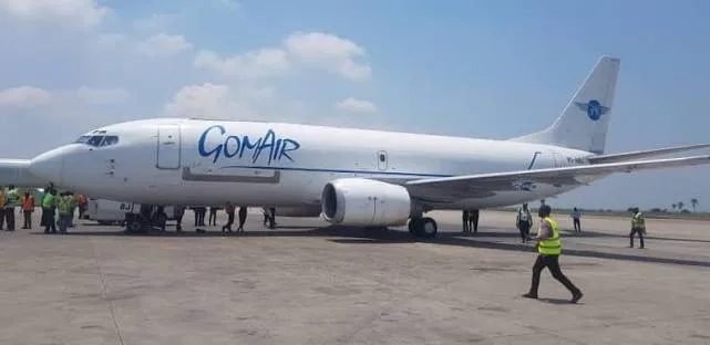 Boeing 737 GOMAIR sur le tarmac de l'aéroport de N'djili en République Démocratique du Congo